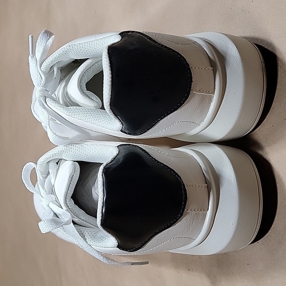 JustFabulous Size 10 White Sneakers Gently Used with Box. - Picture 2 of 6